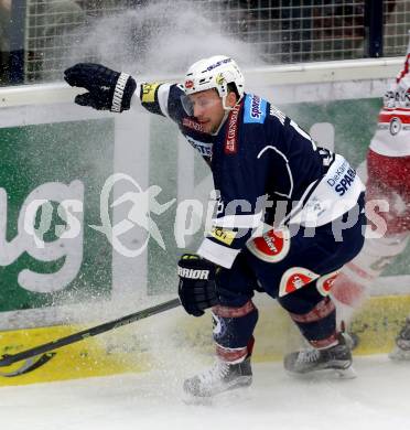 EBEL. Eishockey Bundesliga. EC VSV gegen HCB Suedtirol. Dustin Johner (VSV). Villach, am 1.1.2016.
Foto: Kuess 


---
pressefotos, pressefotografie, kuess, qs, qspictures, sport, bild, bilder, bilddatenbank