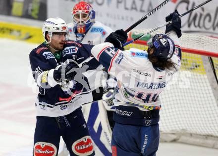 EBEL. Eishockey Bundesliga. EC VSV gegen Fehervar AV 19. Miha Verlic,  (VSV), Ryan Martinelli (Alba Volan). Villach, am 3.1.2016.
Foto: Kuess 


---
pressefotos, pressefotografie, kuess, qs, qspictures, sport, bild, bilder, bilddatenbank