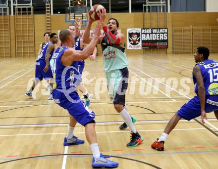 Basketball OEBV Cup. Raiders Villach gegen Swans Gmunden. Marko Kolaric (Villach), Tilo Klette (Gmunden). Villach, am 3.1.2016.
Foto: Kuess
---
pressefotos, pressefotografie, kuess, qs, qspictures, sport, bild, bilder, bilddatenbank