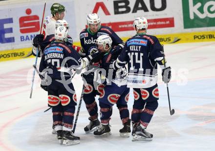 EBEL. Eishockey Bundesliga. EC VSV gegen HCB Suedtirol. Torjubel Miha Verlic, Christian Jennes, Daniel Nageler, Ryan McKiernan, Matt Kelly (VSV). Villach, am 1.1.2016.
Foto: Kuess 


---
pressefotos, pressefotografie, kuess, qs, qspictures, sport, bild, bilder, bilddatenbank