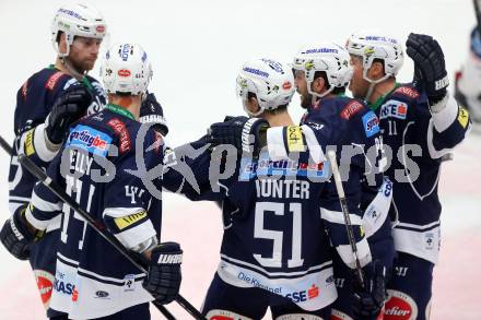 EBEL. Eishockey Bundesliga. EC VSV gegen Fehervar AV 19. Torjubel Benjamin Petrik, Eric Hunter, Matt Kelly, Mark Santorelli, Markus Schlacher (VSV). Villach, am 3.1.2016.
Foto: Kuess 


---
pressefotos, pressefotografie, kuess, qs, qspictures, sport, bild, bilder, bilddatenbank