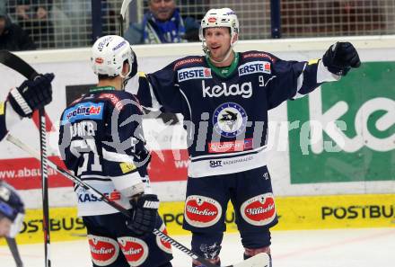 EBEL. Eishockey Bundesliga. EC VSV gegen Fehervar AV 19. Torjubel Dustin Johner, Eric Hunter (VSV). Villach, am 3.1.2016.
Foto: Kuess 


---
pressefotos, pressefotografie, kuess, qs, qspictures, sport, bild, bilder, bilddatenbank