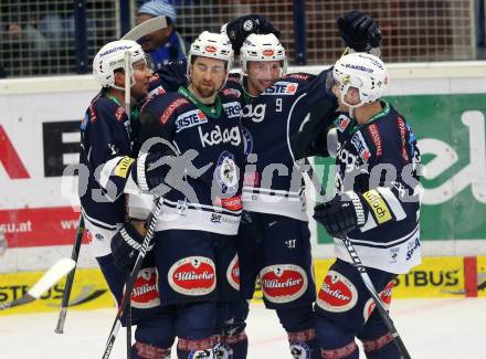 EBEL. Eishockey Bundesliga. EC VSV gegen Fehervar AV 19. Torjubel Dustin Johner, Eric Hunter, Mark Santorelli, Ryan McKiernan (VSV). Villach, am 3.1.2016.
Foto: Kuess 


---
pressefotos, pressefotografie, kuess, qs, qspictures, sport, bild, bilder, bilddatenbank