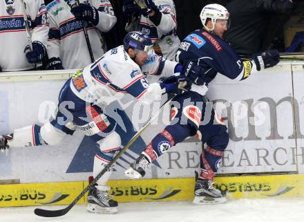 EBEL. Eishockey Bundesliga. EC VSV gegen Fehervar AV 19. Dustin Johner,  (VSV), Daniel Koger (Alba Volan). Villach, am 3.1.2016.
Foto: Kuess 


---
pressefotos, pressefotografie, kuess, qs, qspictures, sport, bild, bilder, bilddatenbank