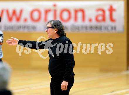 Basketball OEBV Cup. Raiders Villach gegen Swans Gmunden. Trainer Miran Cilensek (Villach). Villach, am 3.1.2016.
Foto: Kuess
---
pressefotos, pressefotografie, kuess, qs, qspictures, sport, bild, bilder, bilddatenbank