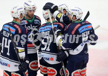 EBEL. Eishockey Bundesliga. EC VSV gegen Fehervar AV 19. Torjubel Benjamin Petrik, Eric Hunter, Matt Kelly, Mark Santorelli, Markus Schlacher (VSV). Villach, am 3.1.2016.
Foto: Kuess 


---
pressefotos, pressefotografie, kuess, qs, qspictures, sport, bild, bilder, bilddatenbank