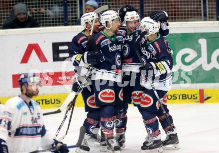 EBEL. Eishockey Bundesliga. EC VSV gegen Fehervar AV 19. Torjubel Dustin Johner, Eric Hunter, Mark Santorelli, Ryan McKiernan (VSV). Villach, am 3.1.2016.
Foto: Kuess 


---
pressefotos, pressefotografie, kuess, qs, qspictures, sport, bild, bilder, bilddatenbank