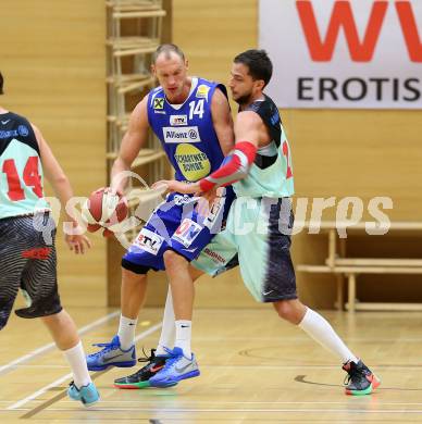 Basketball OEBV Cup. Raiders Villach gegen Swans Gmunden. Marko Kolaric (Villach), Tilo Klette (Gmunden). Villach, am 3.1.2016.
Foto: Kuess
---
pressefotos, pressefotografie, kuess, qs, qspictures, sport, bild, bilder, bilddatenbank