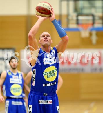 Basketball OEBV Cup. Raiders Villach gegen Swans Gmunden. Tilo Klette (Gmunden). Villach, am 3.1.2016.
Foto: Kuess
---
pressefotos, pressefotografie, kuess, qs, qspictures, sport, bild, bilder, bilddatenbank