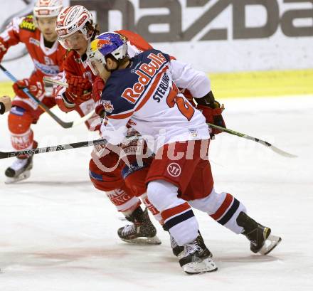 EBEL. Eishockey Bundesliga. KAC gegen EC Red Bull Salzburg. Manuel Ganahl,  (KAC), Brett Sterling (Salzburg). Klagenfurt, am 5.1.2016.
Foto: Kuess

---
pressefotos, pressefotografie, kuess, qs, qspictures, sport, bild, bilder, bilddatenbank