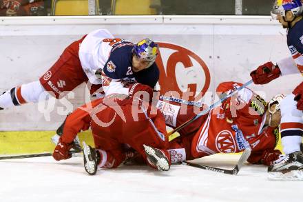 EBEL. Eishockey Bundesliga. KAC gegen EC Red Bull Salzburg. Manuel Ganahl, Jamie Lundmark,  (KAC), Peter Hochkofler (Salzburg). Klagenfurt, am 5.1.2016.
Foto: Kuess

---
pressefotos, pressefotografie, kuess, qs, qspictures, sport, bild, bilder, bilddatenbank