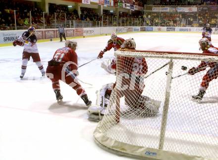 EBEL. Eishockey Bundesliga. KAC gegen EC Red Bull Salzburg. Kevin Kapstad, Jean Francois Jacques, Bernd Brueckler,  (KAC), Ryan Duncan (Salzburg). Klagenfurt, am 5.1.2016.
Foto: Kuess

---
pressefotos, pressefotografie, kuess, qs, qspictures, sport, bild, bilder, bilddatenbank