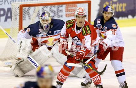 EBEL. Eishockey Bundesliga. KAC gegen EC Red Bull Salzburg. Oliver Setzinger, (KAC), Ryan Duncan, Fabian Weinhandl  (Salzburg). Klagenfurt, am 5.1.2016.
Foto: Kuess

---
pressefotos, pressefotografie, kuess, qs, qspictures, sport, bild, bilder, bilddatenbank