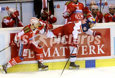 EBEL. Eishockey Bundesliga. KAC gegen EC Red Bull Salzburg. Manuel Geier,  (KAC), Alexander Cijan (Salzburg). Klagenfurt, am 5.1.2016.
Foto: Kuess

---
pressefotos, pressefotografie, kuess, qs, qspictures, sport, bild, bilder, bilddatenbank