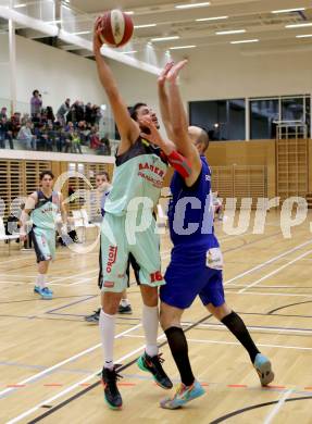 Basketball 2. Bundesliga 2015/16 Grunddurchgang 14. Runde. Raiders Villach gegen Radenthein Garnets.  Marko Kolaric (Villach), Vjeran Soldo (Radenthein). Villach, am 9.1.2016.
Foto: Kuess
---
pressefotos, pressefotografie, kuess, qs, qspictures, sport, bild, bilder, bilddatenbank