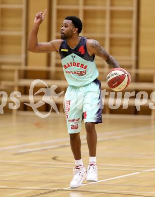 Basketball 2. Bundesliga 2015/16 Grunddurchgang 14. Runde. Raiders Villach gegen Radenthein Garnets.  Dominique Richmond Jackson (Villach). Villach, am 9.1.2016.
Foto: Kuess
---
pressefotos, pressefotografie, kuess, qs, qspictures, sport, bild, bilder, bilddatenbank