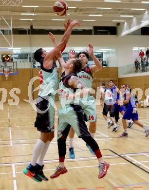 Basketball 2. Bundesliga 2015/16 Grunddurchgang 14. Runde. Raiders Villach gegen Radenthein Garnets.  Marko Kolaric, Nino Gross, Andreas Kuttnig (Villach). Villach, am 9.1.2016.
Foto: Kuess
---
pressefotos, pressefotografie, kuess, qs, qspictures, sport, bild, bilder, bilddatenbank