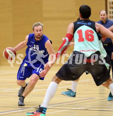 Basketball 2. Bundesliga 2015/16 Grunddurchgang 14. Runde. Raiders Villach gegen Radenthein Garnets. Marko Kolaric,  (Villach), Jure Misic (Radenthein). Villach, am 9.1.2016.
Foto: Kuess
---
pressefotos, pressefotografie, kuess, qs, qspictures, sport, bild, bilder, bilddatenbank