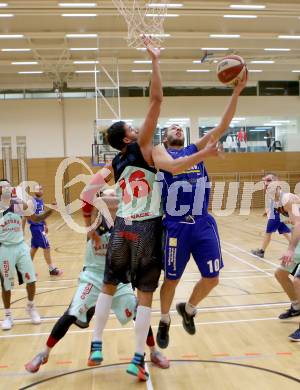 Basketball 2. Bundesliga 2015/16 Grunddurchgang 14. Runde. Raiders Villach gegen Radenthein Garnets. Marko Kolaric,  (Villach), Matej Pirija (Radenthein). Villach, am 9.1.2016.
Foto: Kuess
---
pressefotos, pressefotografie, kuess, qs, qspictures, sport, bild, bilder, bilddatenbank