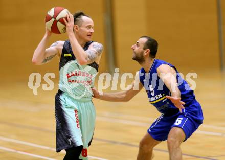 Basketball 2. Bundesliga 2015/16 Grunddurchgang 14. Runde. Raiders Villach gegen Radenthein Garnets. Nino Gross,  (Villach), Patrick Biedermann (Radenthein). Villach, am 9.1.2016.
Foto: Kuess
---
pressefotos, pressefotografie, kuess, qs, qspictures, sport, bild, bilder, bilddatenbank