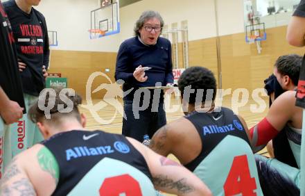 Basketball 2. Bundesliga 2015/16 Grunddurchgang 14. Runde. Raiders Villach gegen Radenthein Garnets.  Trainer Miran Cilensek (Villach). Villach, am 9.1.2016.
Foto: Kuess
---
pressefotos, pressefotografie, kuess, qs, qspictures, sport, bild, bilder, bilddatenbank