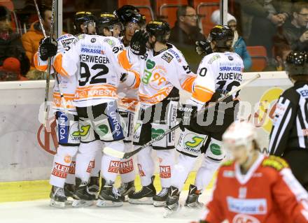 EBEL. Eishockey Bundesliga. KAC gegen 	Moser Medical Graz 99ers. Torjubel Jonas Almtorp, Rupert Strohmeier, Alexander Feichtner, Clemens Unterweger, Zintis Nauris Zusevics (Graz). Klagenfurt, am 10.1.2016.
Foto: Kuess

---
pressefotos, pressefotografie, kuess, qs, qspictures, sport, bild, bilder, bilddatenbank