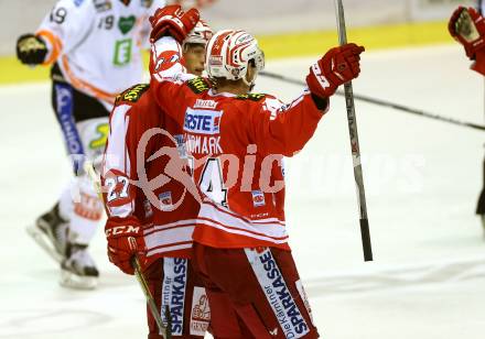 EBEL. Eishockey Bundesliga. KAC gegen 	Moser Medical Graz 99ers. Torjubel Jamie Lundmark, Thomas Hundertpfund (KAC). Klagenfurt, am 10.1.2016.
Foto: Kuess

---
pressefotos, pressefotografie, kuess, qs, qspictures, sport, bild, bilder, bilddatenbank