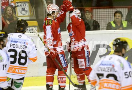 EBEL. Eishockey Bundesliga. KAC gegen 	Moser Medical Graz 99ers. Torjubel Thomas Hundertpfund, Manuel Geier (KAC). Klagenfurt, am 10.1.2016.
Foto: Kuess

---
pressefotos, pressefotografie, kuess, qs, qspictures, sport, bild, bilder, bilddatenbank