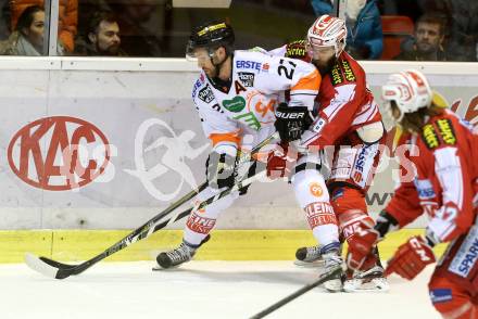 EBEL. Eishockey Bundesliga. KAC gegen 	Moser Medical Graz 99ers. Martin Schumnig,  (KAC), Stephen Werner (Graz). Klagenfurt, am 10.1.2016.
Foto: Kuess

---
pressefotos, pressefotografie, kuess, qs, qspictures, sport, bild, bilder, bilddatenbank