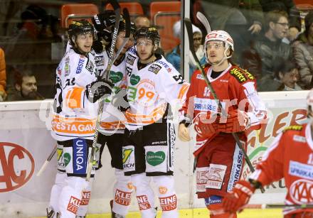 EBEL. Eishockey Bundesliga. KAC gegen 	Moser Medical Graz 99ers. Torjubel Jonas Almtorp, Rupert Strohmeier, Alexander Feichtner (Graz). Klagenfurt, am 10.1.2016.
Foto: Kuess

---
pressefotos, pressefotografie, kuess, qs, qspictures, sport, bild, bilder, bilddatenbank