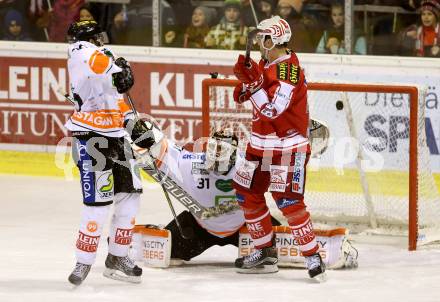 EBEL. Eishockey Bundesliga. KAC gegen 	Moser Medical Graz 99ers. Jean Francois Jacques,   (KAC), Rupert Strohmeier, Sebastian Dahm, (Graz). Klagenfurt, am 10.1.2016.
Foto: Kuess

---
pressefotos, pressefotografie, kuess, qs, qspictures, sport, bild, bilder, bilddatenbank