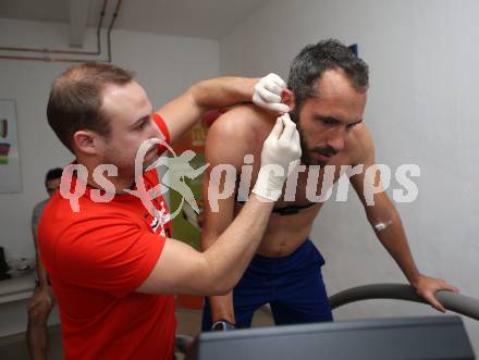 Fussball. SK Austria Klagenfurt. Training. Mario Rieger, Christian Prawda. Klagenfurt, 11.1.2016.
Foto: Kuess
---
pressefotos, pressefotografie, kuess, qs, qspictures, sport, bild, bilder, bilddatenbank