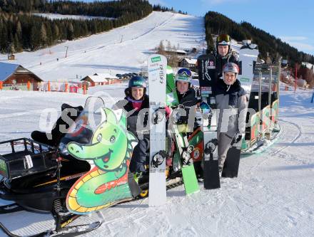 Snowboard. Training. Landeskader Kaernten.  Sabine Schoeffmann, Alexander Payer, Ina Meschik, Johann Stefaner. Simonhoehe, 13.1.2016.
Foto: Kuess
---
pressefotos, pressefotografie, kuess, qs, qspictures, sport, bild, bilder, bilddatenbank