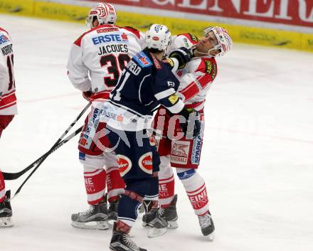 EBEL. Eishockey Bundesliga. EC VSV gegen KAC. Rick Schofield,  (VSV), Mark Popovic, Jeran Francois Jacques (KAC). Villach, am 15.1.2016.
Foto: Kuess 


---
pressefotos, pressefotografie, kuess, qs, qspictures, sport, bild, bilder, bilddatenbank