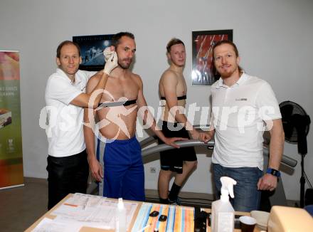 Fussball. SK Austria Klagenfurt. Training. Helmut Wolf, Christian Prawda,  Fabian Miesenboeck, Uwe Rascher. Klagenfurt, 11.1.2016.
Foto: Kuess
---
pressefotos, pressefotografie, kuess, qs, qspictures, sport, bild, bilder, bilddatenbank