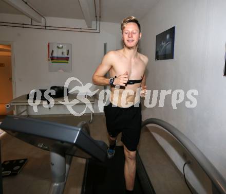 Fussball. SK Austria Klagenfurt. Training. Fabian Miesenboeck. Klagenfurt, 11.1.2016.
Foto: Kuess
---
pressefotos, pressefotografie, kuess, qs, qspictures, sport, bild, bilder, bilddatenbank