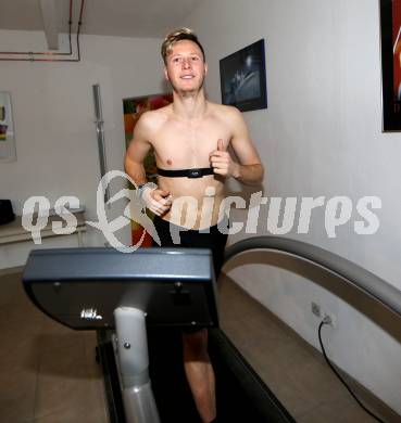 Fussball. SK Austria Klagenfurt. Training. Fabian Miesenboeck. Klagenfurt, 11.1.2016.
Foto: Kuess
---
pressefotos, pressefotografie, kuess, qs, qspictures, sport, bild, bilder, bilddatenbank