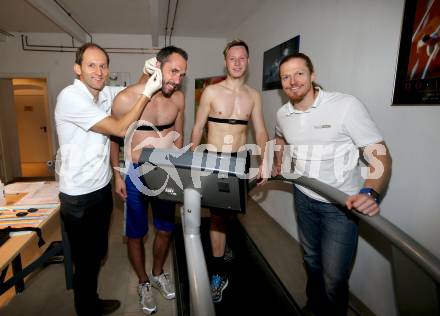 Fussball. SK Austria Klagenfurt. Training. Helmut Wolf, Christian Prawda,  Fabian Miesenboeck, Uwe Rascher. Klagenfurt, 11.1.2016.
Foto: Kuess
---
pressefotos, pressefotografie, kuess, qs, qspictures, sport, bild, bilder, bilddatenbank