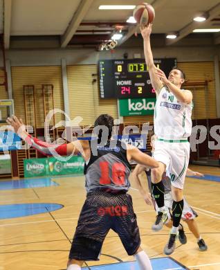 Basketball 2. Bundesliga 2015/16 Grunddurchgang 15. Runde. KOS Celovec  gegen Raiders Villach. Mali Grega (KOS), Marko Kolaric (Villach). Klagenfurt, 16.1.2016.
Foto: Kuess
---
pressefotos, pressefotografie, kuess, qs, qspictures, sport, bild, bilder, bilddatenbank