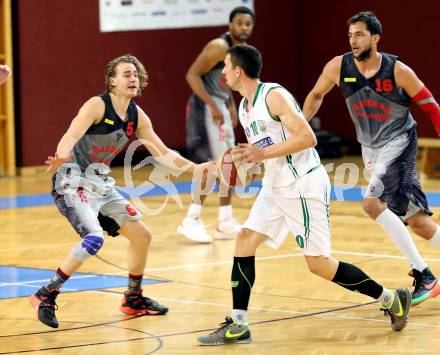 Basketball 2. Bundesliga 2015/16 Grunddurchgang 15. Runde. KOS Celovec  gegen Raiders Villach. Mali Grega (KOS), Julian Hartl (Villach). Klagenfurt, 16.1.2016.
Foto: Kuess
---
pressefotos, pressefotografie, kuess, qs, qspictures, sport, bild, bilder, bilddatenbank