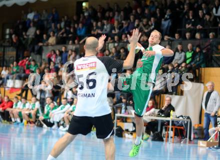 Handball Bundesliga. Schlafraum.at Kaernten gegen SC Ferlach. Leopold Wagner, (HCK),   Dario Herman (Ferlach). Viktring, am 16.1.2016.
Foto: Kuess
---
pressefotos, pressefotografie, kuess, qs, qspictures, sport, bild, bilder, bilddatenbank