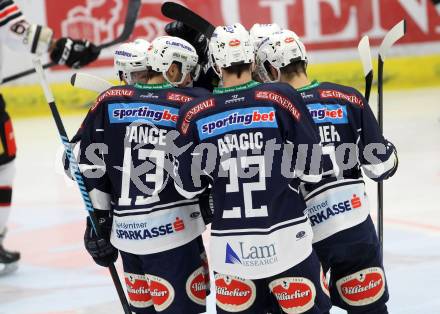 EBEL. Eishockey Bundesliga. EC VSV gegen HC Orli Znojmo. Torjubel (VSV). Villach, am 17.1.2016.
Foto: Kuess 


---
pressefotos, pressefotografie, kuess, qs, qspictures, sport, bild, bilder, bilddatenbank