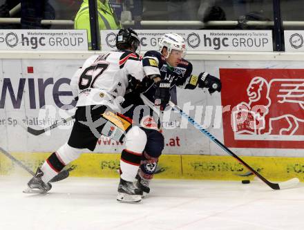 EBEL. Eishockey Bundesliga. EC VSV gegen HC Orli Znojmo. Brock McBride,  (VSV), Ondrej Fiala (Znojmo). Villach, am 17.1.2016.
Foto: Kuess 


---
pressefotos, pressefotografie, kuess, qs, qspictures, sport, bild, bilder, bilddatenbank