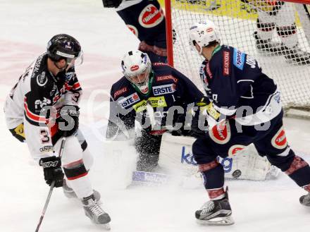 EBEL. Eishockey Bundesliga. EC VSV gegen HC Orli Znojmo. Jean Philippe Lamoureux, Dustin Johner, (VSV), Jakub Stehlik (Znojmo). Villach, am 17.1.2016.
Foto: Kuess 


---
pressefotos, pressefotografie, kuess, qs, qspictures, sport, bild, bilder, bilddatenbank