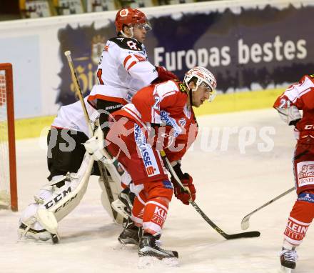 EBEL. Eishockey Bundesliga. KAC gegen 	HC TWK Innsbruck. Istvan Sofron,  (KAC), Nicholas Ross (Innsbruck). Klagenfurt, am 22.1.2016.
Foto: Kuess

---
pressefotos, pressefotografie, kuess, qs, qspictures, sport, bild, bilder, bilddatenbank