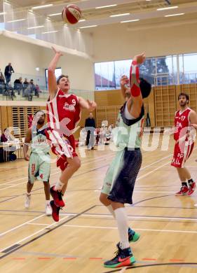 Basketball 2. Bundesliga 2015/16 Grunddurchgang 16. Runde. Villach Raiders  gegen St. Poelten Dragons. Marko Kolaric (Villach), Roman Jagsch (St. Poelten). Villach, 24.1.2016.
Foto: Kuess
---
pressefotos, pressefotografie, kuess, qs, qspictures, sport, bild, bilder, bilddatenbank