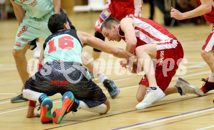 Basketball 2. Bundesliga 2015/16 Grunddurchgang 16. Runde. Villach Raiders  gegen St. Poelten Dragons. Marko Kolaric,  (Villach), Andreas Bauch (St. Poelten). Villach, 24.1.2016.
Foto: Kuess
---
pressefotos, pressefotografie, kuess, qs, qspictures, sport, bild, bilder, bilddatenbank