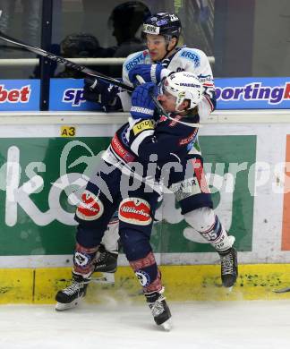 EBEL. Eishockey Bundesliga. EC VSV gegen Fehervar AV 19. Christof Kromp,  (VSV), Peter Vincze (Fehervar). Villach, am 26.1.2016.
Foto: Kuess 


---
pressefotos, pressefotografie, kuess, qs, qspictures, sport, bild, bilder, bilddatenbank