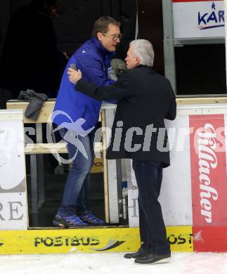 EBEL. Eishockey Bundesliga. EC VSV gegen Fehervar AV 19. Greg Holst,  (VSV), Hannu Jaervenpaeae (Fehervar). Villach, am 26.1.2016.
Foto: Kuess 


---
pressefotos, pressefotografie, kuess, qs, qspictures, sport, bild, bilder, bilddatenbank