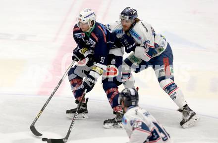 EBEL. Eishockey Bundesliga. EC VSV gegen Fehervar AV 19. Miha Verlic, (VSV), Gergoe Nagy  (Fehervar). Villach, am 26.1.2016.
Foto: Kuess 


---
pressefotos, pressefotografie, kuess, qs, qspictures, sport, bild, bilder, bilddatenbank